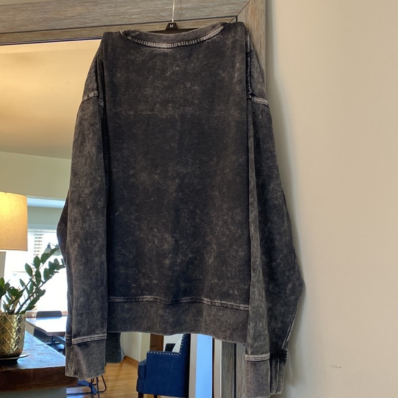 DKNY Sport, L, marbled tie dye gray, logo front, front pocket, perfect!  NWOT! - Picture 3 of 3